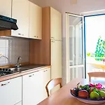 Prázdninový areál Costa Real - Garden Retreat With Private Beach, Pet Friendly 3*