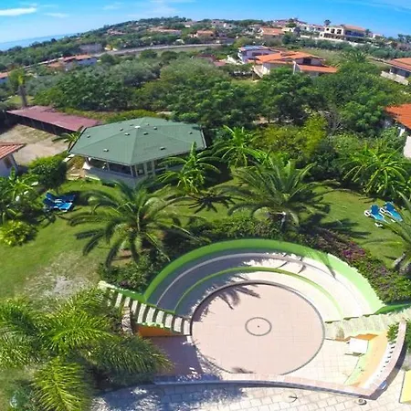 Kompleks wypoczynkowy Villaggio Costa Real 3*