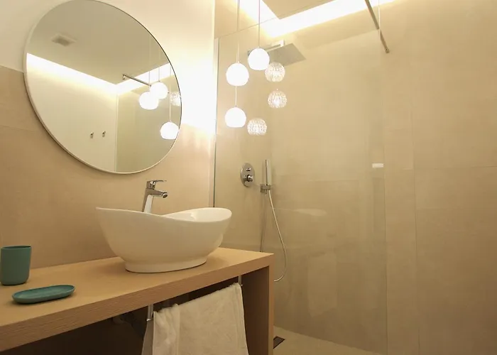 Costa Real - Garden Retreat With Private Beach, Pet Friendly 3*