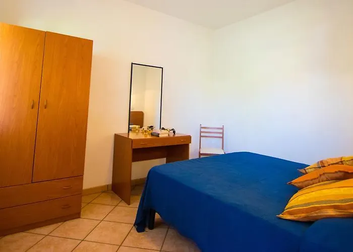 Costa Real - Garden Retreat With Private Beach, Pet Friendly Semesterpark Capo Vaticano