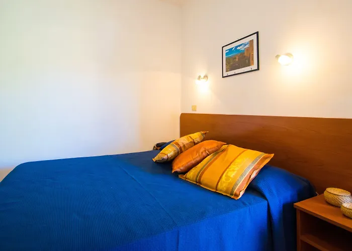 Costa Real - Garden Retreat With Private Beach, Pet Friendly Semesterpark 3*