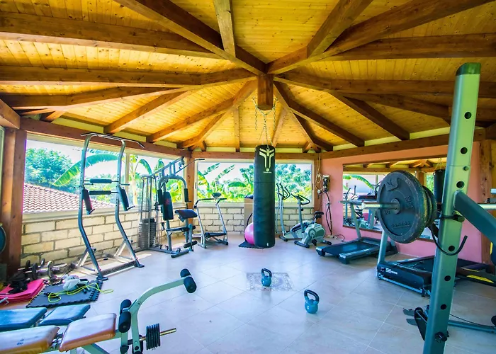 Costa Real - Garden Retreat With Private Beach, Pet Friendly Capo Vaticano