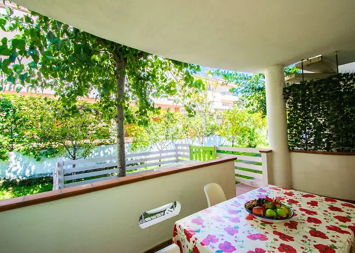 Costa Real - Garden Retreat With Private Beach, Pet Friendly