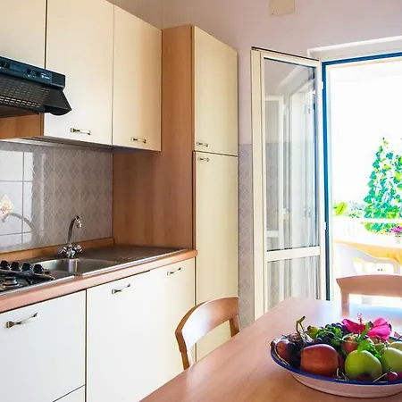 Costa Real - Garden Retreat With Private Beach, Pet Friendly Semesterpark Capo Vaticano