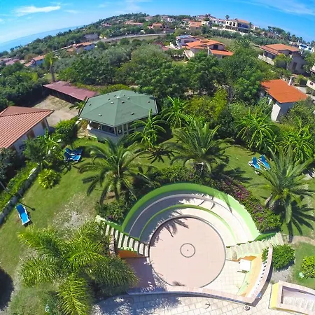 Costa Real - Garden Retreat With Private Beach, Pet Friendly Capo Vaticano