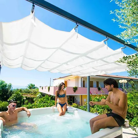 Semesterpark Costa Real - Garden Retreat With Private Beach, Pet Friendly Capo Vaticano