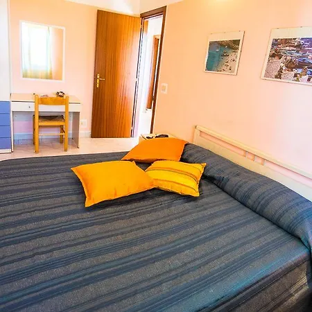 Costa Real - Garden Retreat With Private Beach, Pet Friendly Semesterpark