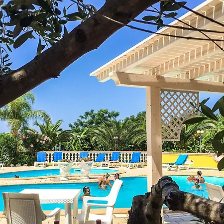 Costa Real - Garden Retreat With Private Beach, Pet Friendly 3*