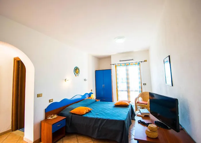 Costa Real - Garden Retreat With Private Beach, Pet Friendly