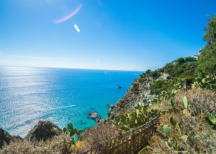 Costa Real - Garden Retreat With Private Beach, Pet Friendly Semesterpark