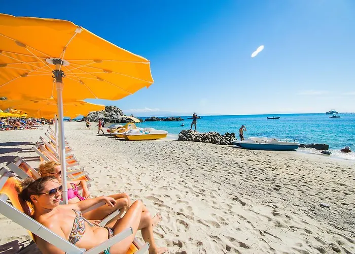 Costa Real - Garden Retreat With Private Beach, Pet Friendly Semesterpark 3*