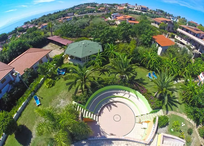 Costa Real - Garden Retreat With Private Beach, Pet Friendly Capo Vaticano