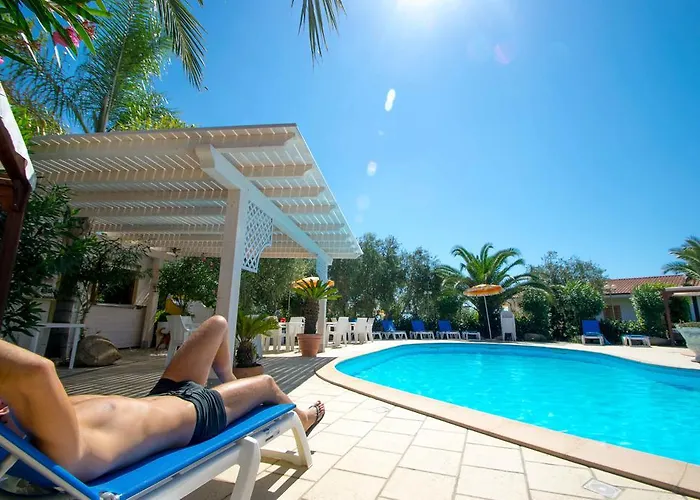 Costa Real - Garden Retreat With Private Beach, Pet Friendly Semesterpark 3*