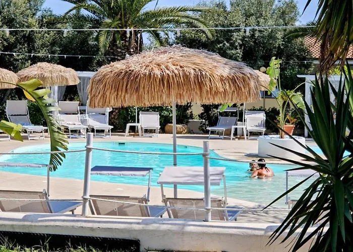 Costa Real - Garden Retreat With Private Beach, Pet Friendly Semesterpark 3*