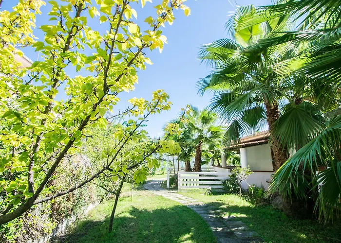 Costa Real - Garden Retreat With Private Beach, Pet Friendly Semesterpark Capo Vaticano